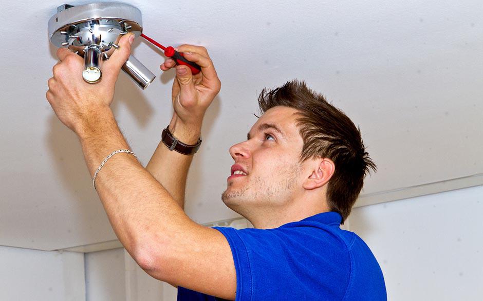 technicien électricien Créteil